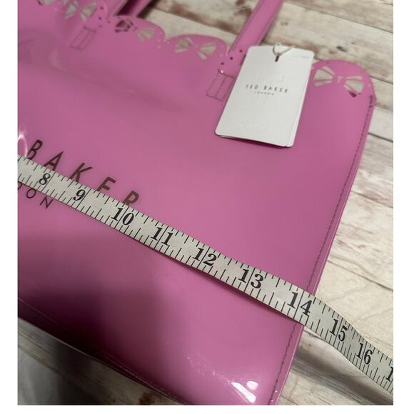 Ted Baker Icon Tote Bag Pink Metallic Bow Detail Coquette Plastic Cut-Out NWT - Picture 9 of 10